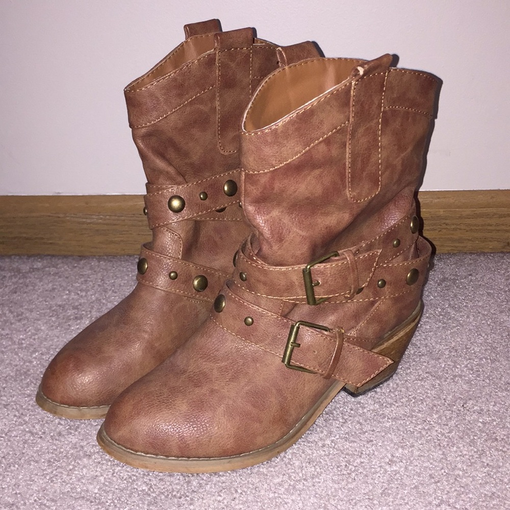 Cowgirl booties with Studs